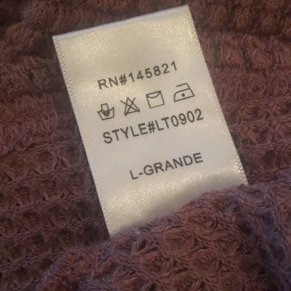 Listicle Long Sleeve Thermal Top - Picture 11 of 12
